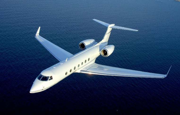 http://www.montrealcorporatelimo.ca/wp-content/uploads/2014/08/privateJet.jpg